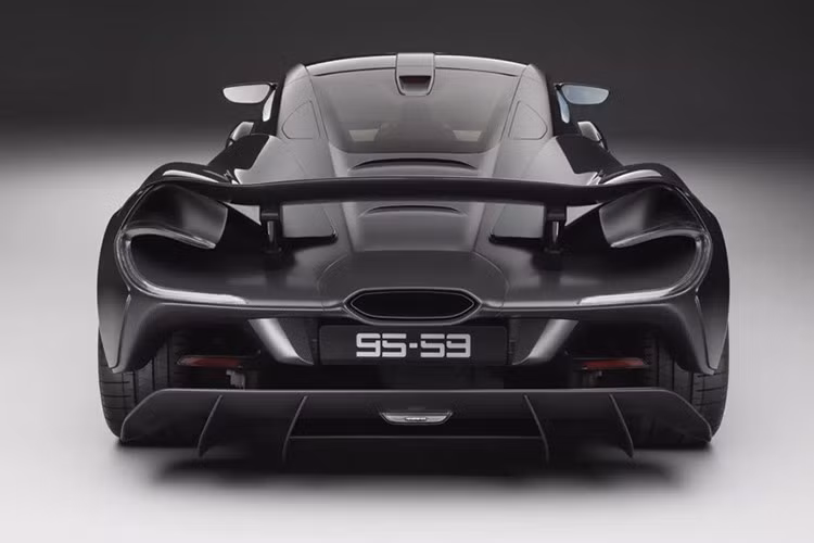 Lanzante đã sử dụng một số bộ phận quen thuộc để phát triển chiếc 95-59, dựa trên khung McLaren và sử dụng một trong những động cơ V8 tăng áp kép của hãng, kết hợp với cấu hình 3 chỗ ngồi độc đáo và thân xe sợi carbon hoàn toàn mới.