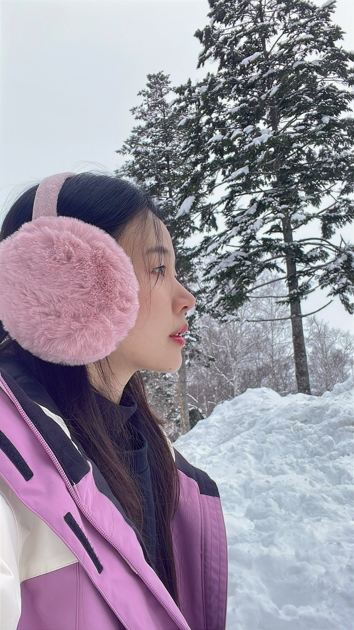 Đặc biệt, Midu từng giành giải Nữ diễn viên phụ xuất sắc tại Cánh Diều Vàng 2018, khẳng định năng lực diễn xuất nghiêm túc.