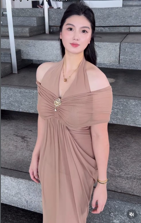 Chính sự kiên trì đó mới là yếu tố cốt lõi tạo nên sức hút lâu dài, chứ không chỉ đơn thuần là vẻ bề ngoài.