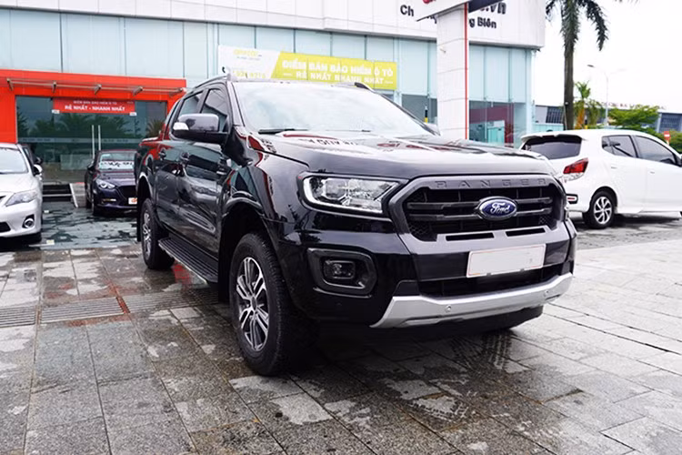 Bán tải Ford Ranger tại Việt Nam là mẫu xe hiếm hoi duy trì sức hút cân bằng trên cả sàn xe cũ lẫn xe mới. Trong nhiều tháng gần đây, lượng khách tìm mua Ford Ranger cũ luôn duy trì ở mức cao.