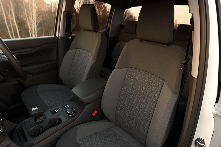 Động cơ đi cùng hộp số tự động 10 cấp. Ford tuyên bố rằng họ đã thực hiện những thay đổi về phần cứng đối với động cơ V6 để cải thiện độ tin cậy, vì các phiên bản trước đó có thể bị quá nhiệt và rò rỉ.