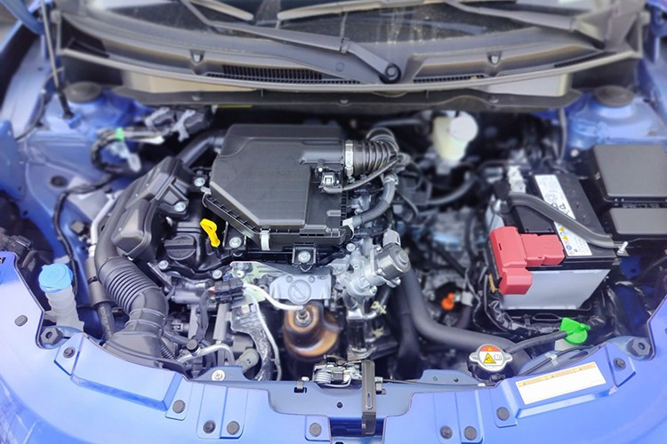 Một điểm nổi bật khác là việc Suzuki Swift 2025 sử dụng hệ truyền động hybrid với động cơ xăng 1.2L 3 xi-lanh kết hợp cùng mô-tơ điện.