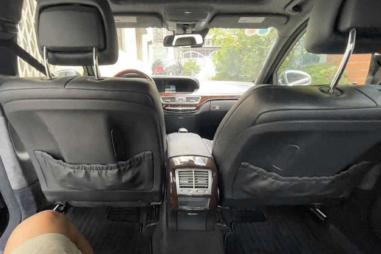 Cần số trên tay lái cỡ lớn và chức năng kiểm soát thân xe ABC để khung và sàn độc lập, triệt tiêu các phản lực từ mặt đường.