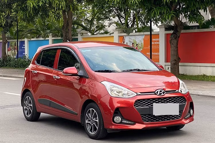 Hyundai i10 tại Việt Nam là mẫu xe tiêu biểu của dòng xe giá rẻ đến từ Hàn Quốc. Mẫu xe hạng A này là lựa chọn ưu tiên hàng đầu của những người mua xe giá rẻ.