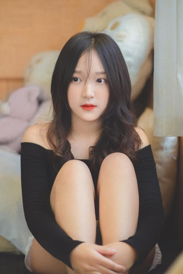 Vóc dáng, chiều cao cân đối khiến mỗi bức ảnh mà Minh Trang chia sẻ đều toát lên vẻ đẹp tự nhiên, không cần chỉnh sửa quá nhiều nhưng vẫn thu hút ánh nhìn của người xem.