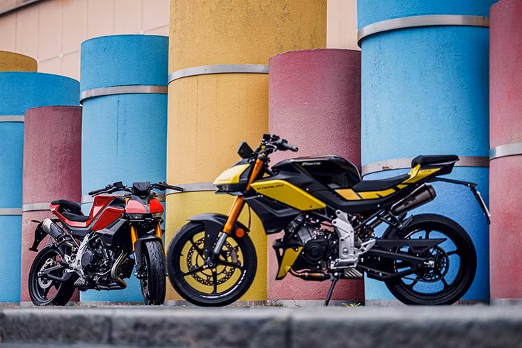 Stealth 125 được phát triển bởi Fantic, một nhà sản xuất Ý có hơn 50 năm kinh nghiệm, sử dụng công nghệ tiên tiến đã được phát triển qua nhiều năm.