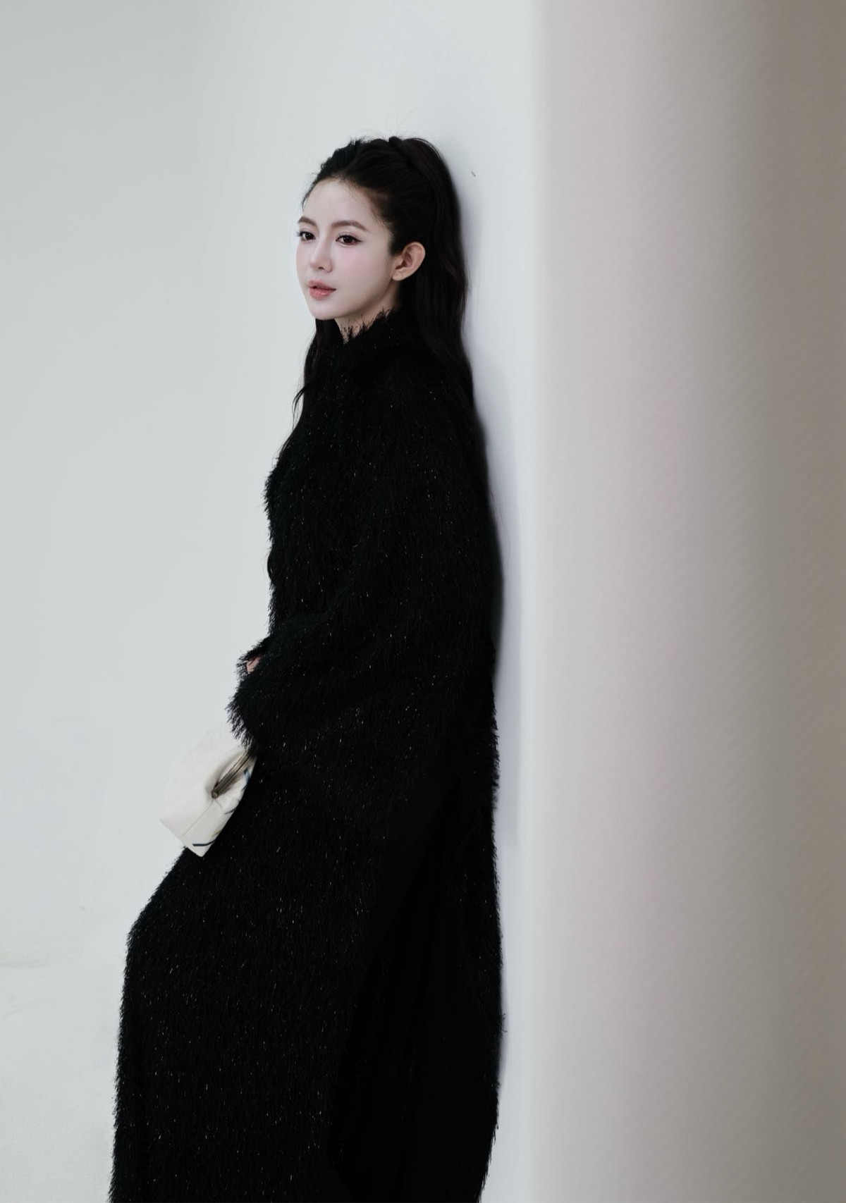 MC Tú Linh, tên thật là Nguyễn Tú Linh (sinh năm 1991), là một trong những nữ MC thể thao được yêu thích nhất tại Việt Nam. Cô bắt đầu được công chúng chú ý mạnh mẽ từ năm 2015 khi xuất hiện trên sóng K+ với vai trò bình luận viên trong trận cầu kinh điển giữa Manchester United và Manchester City.