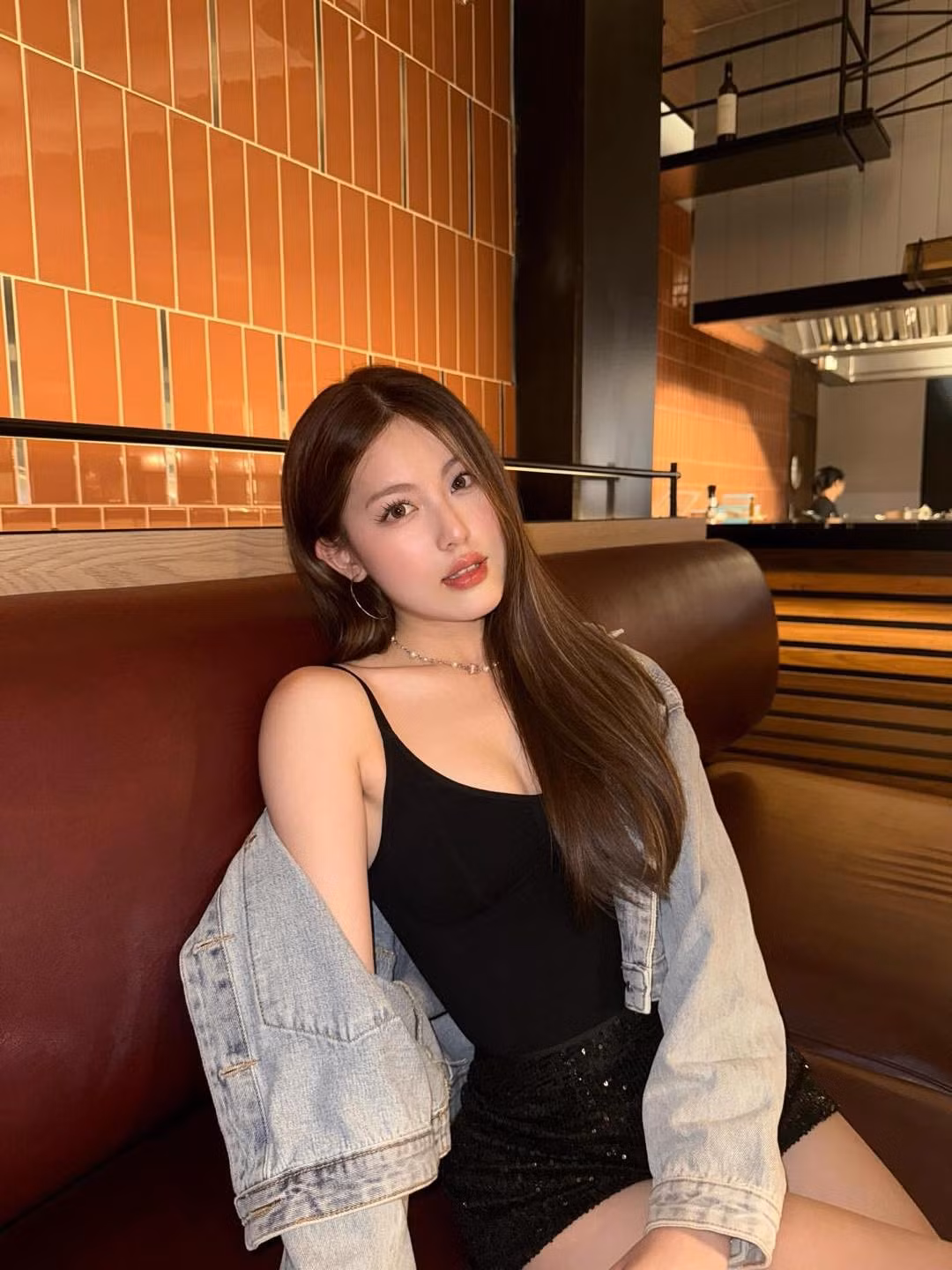 Ánh mắt sắc sảo, bờ môi hờ hững cùng những động tác hình thể chuyên nghiệp giúp Babyboo dễ dàng "đốn tim" bất kỳ ai ngắm nhìn.