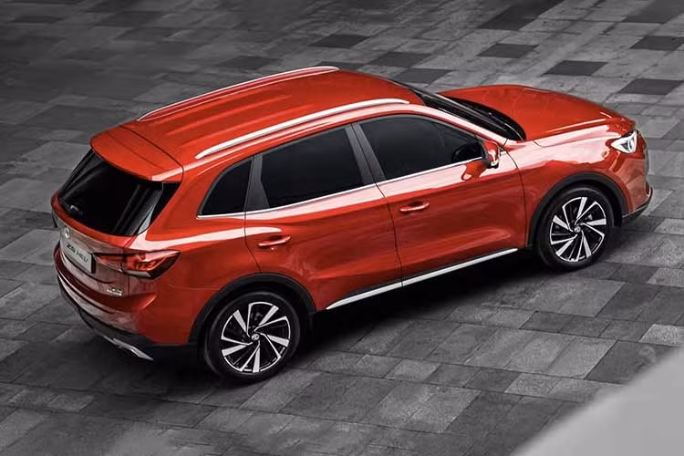 Tại thị trường Thái Lan, mẫu xe SUV MG ZS Hybrid+ 2026 mới được dự đoán sẽ có giá bán ra khoảng 699.000 – 799.000 baht (tương đương 586-670 triệu đồng).