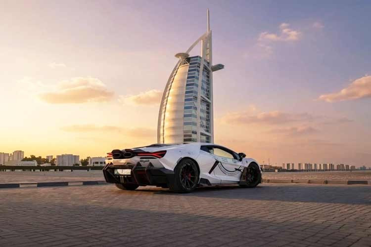 View - Lamborghini Revuelto độ cực hiếm của Mansory tặng cảnh sát Dubai | Báo Tri thức và Cuộc sống - TIN TỨC PHỔ BIẾN KIẾN THỨC 24H