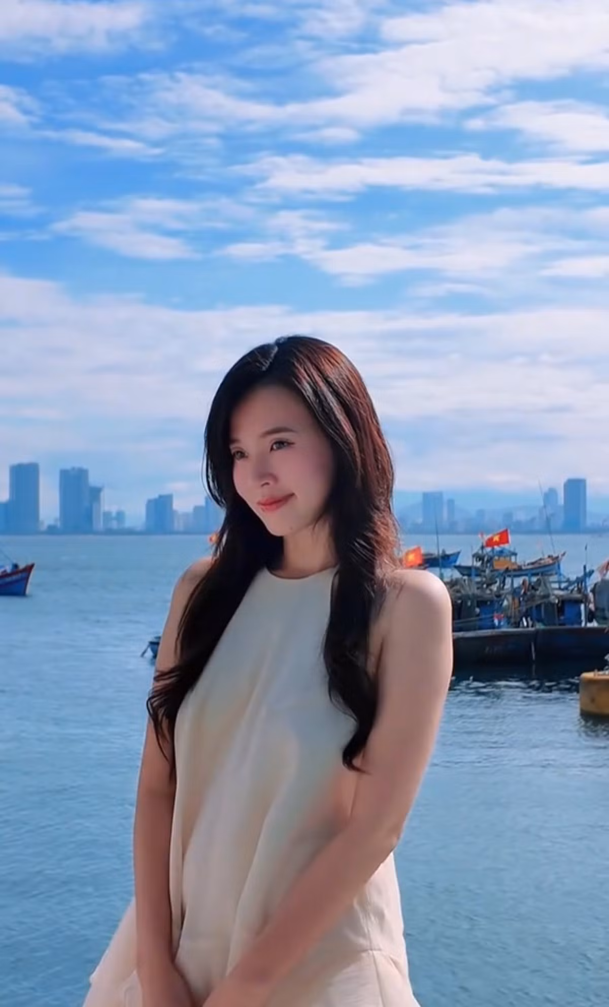 Chứng kiến nhan sắc này của nàng cựu hot girl, netizen mạnh dạn xếp tên Midu vào danh sách những người đẹp "lão hóa ngược".