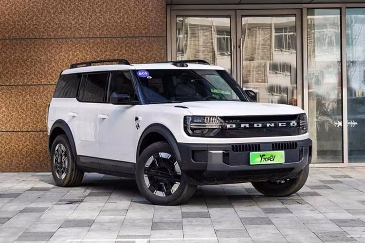 Ford Việt Nam hiện đang quan tâm sát sao đến lộ trình điện hóa, đặc biệt là sau những động thái với mẫu Mustang Mach-E, việc đưa Bronco phiên bản EREV về nước là một kịch bản hoàn toàn khả thi. Đây sẽ là quân bài chiến lược giúp hãng xe Mỹ đón đầu xu hướng xe xanh hiện nay.