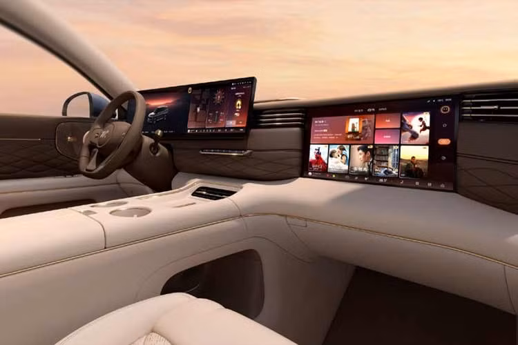 Bên cạnh đó là một màn hình 15,6 inch dành riêng cho hành khách phía trước. Những người yêu âm thanh sẽ hài lòng với hệ thống loa Bang &amp; Olufsen của IM LS9 Hyper. Toàn bộ ghế ngồi đều có chức năng massage và hệ thống sưởi sàn.