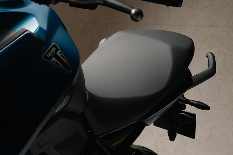 Tiger Sport 660 là chiếc xe duy nhất trong phân khúc sport adventure trang bị động cơ 3 xi-lanh 660cc, sản sinh công suất 95 mã lực tại 11.250 vòng/phút (tăng 14 mã lực so với phiên bản trước) và mô-men xoắn cực đại 68Nm tại 8.250 vòng/phút. Trong đó, 80% mô-men xoắn có sẵn từ dải 3.000 vòng/phút đến gần 12.000 vòng/phút.