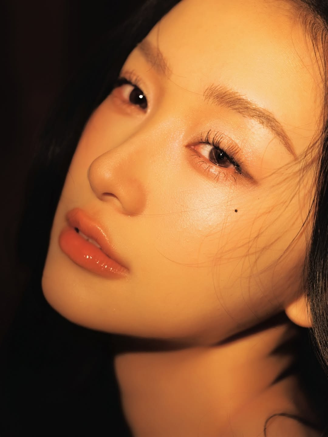 Với nhan sắc ngày càng thăng hạng cùng gu thẩm mỹ ổn định, Jun Vũ tiếp tục khẳng định vị trí của mình trong lòng công chúng. Hình tượng “đóa bạch trà” mà cô lựa chọn không chỉ là một lời ví von thú vị, mà còn phần nào phản ánh phong cách và khí chất riêng biệt đã làm nên thương hiệu của nữ diễn viên suốt nhiều năm qua.