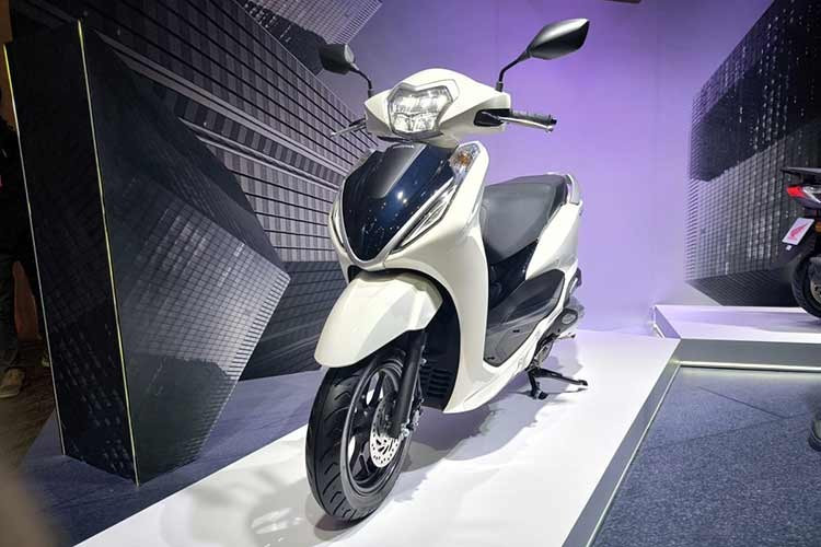 Việc ra mắt New Honda Lead 2026 được xem là bước nâng cấp quan trọng cho dòng xe tay ga hướng đến tính thực dụng, giúp gia tăng độ an toàn nhưng vẫn giữ vững các ưu điểm về không gian chứa đồ, sự tiện lợi và hình ảnh cao cấp.