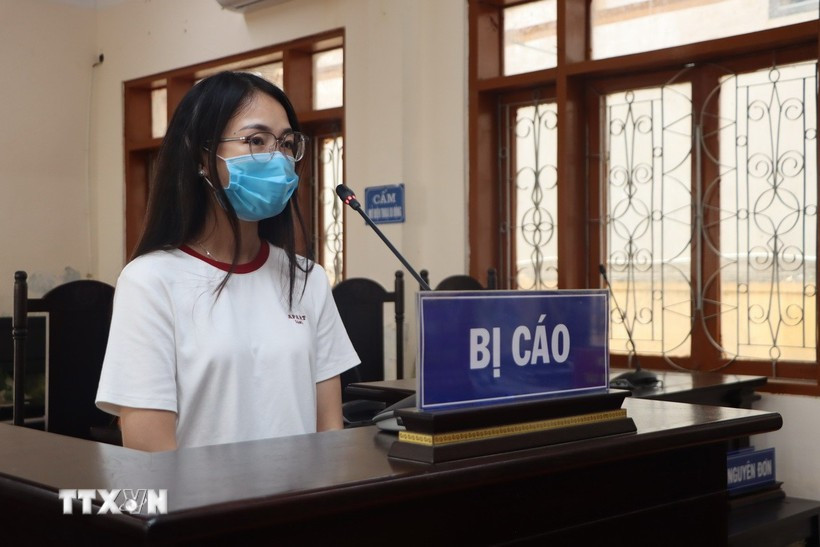 Bị cáo Phạm Thị Thỏa tại phiên tòa. (Ảnh: Hoàng Ngà/TTXVN)