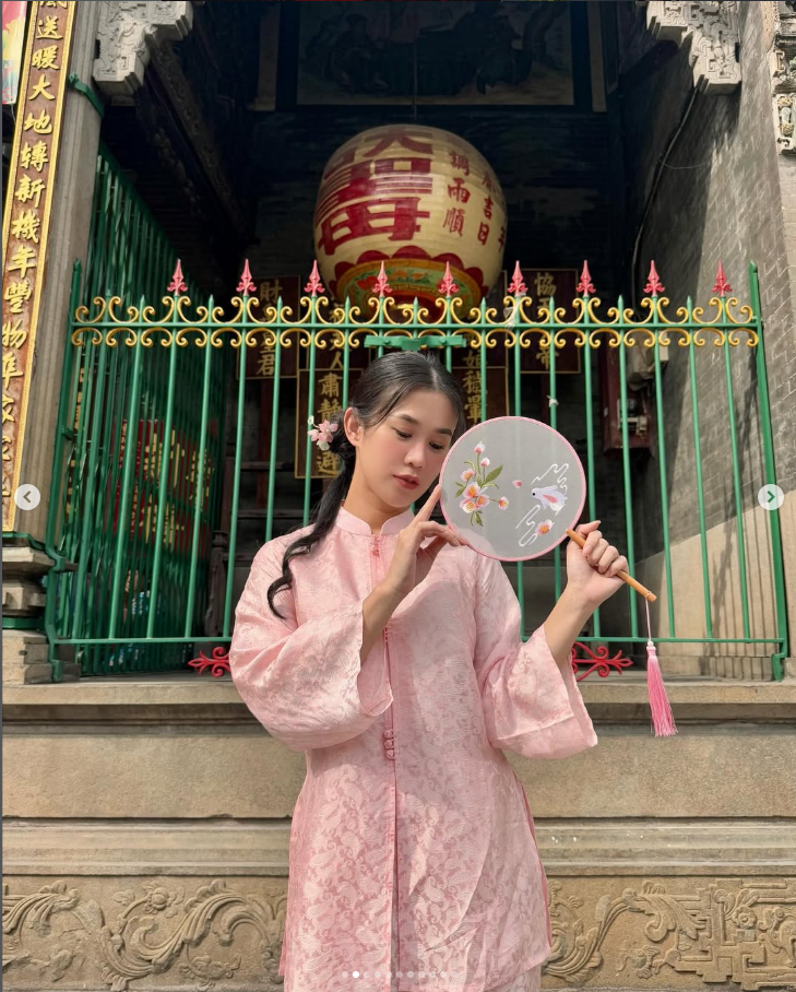 Sinh năm 1990, Ngọc Thảo là một trong những “hot girl đời đầu” đình đám nhất Sài thành, nổi danh từ những năm 2010 với vai trò người mẫu ảnh và quán quân cuộc thi Ngôi sao thời trang 2009.