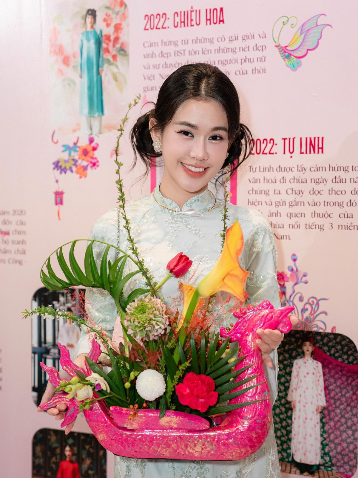 Nhan sắc của Ngọc Thảo trong bộ ảnh được nhận xét là “hack tuổi” rõ rệt. Gương mặt trái xoan, làn da mịn màng, đôi mắt to tròn cùng lớp trang điểm trong veo giúp cô toát lên vẻ đẹp thanh khiết.