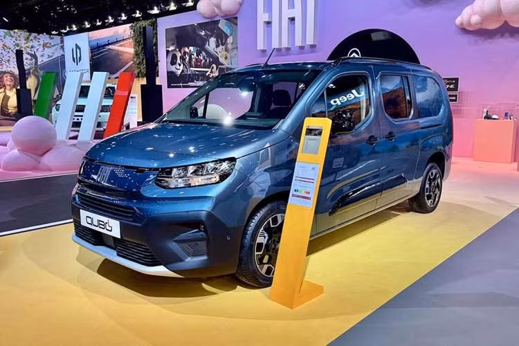 Hãng xe Ý mới đây đã chính thức ra mắt mẫu Fiat Qubo L hoàn toàn mới tại Triển lãm Ô tô Brussels 2026, đánh dấu sự trở lại của dòng xe MPV này tại thị trường châu Âu sau 7 năm vắng bóng.