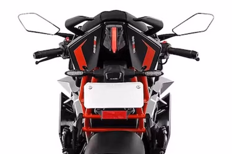 Về "dàn chân" mẫu xe sport-bike KTM RC 160 2026 rất giống với 160 Duke. Hệ thống treo bao gồm phuộc trước dạng upside-down 37 mm và giảm xóc đơn phía sau.