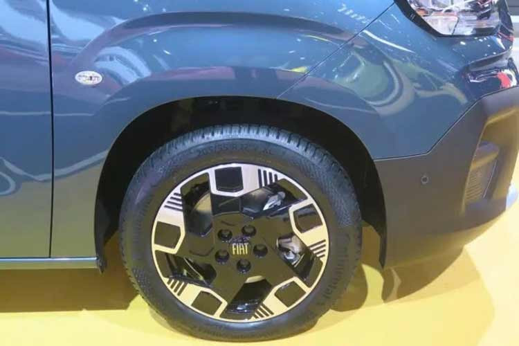 Hãng xe Fiat tự hào tuyên bố rằng phiên bản tiết kiệm nhiên liệu nhất của chiếc xe MPV Qubo L 2026 thế hệ hoàn toàn mới này sẽ có phạm vi hoạt động lên đến 900 km chỉ với một bình xăng đầy.