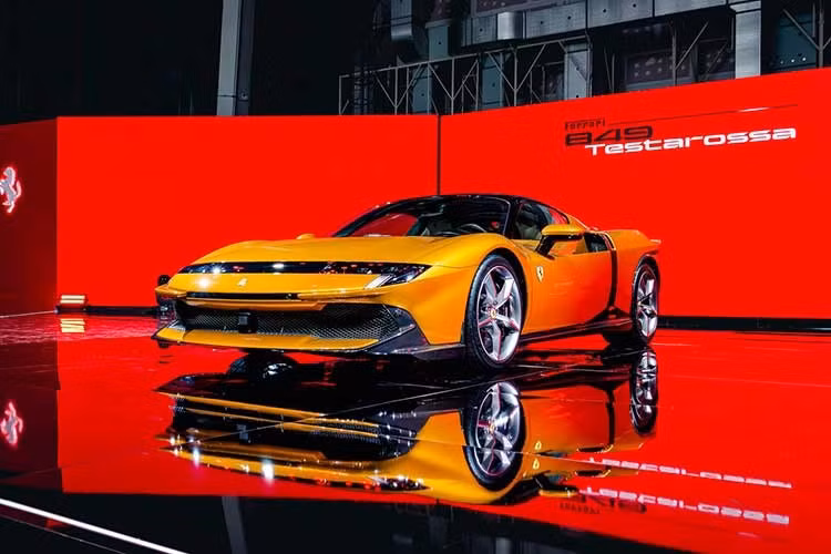 Năm 2026 đã qua được 15 ngày, và giờ là lúc chúng tôi sẽ bật mí cho bạn về một tin tức rất nóng trong năm nay, đó chính là việc siêu xe Ferrari 849 Testarossa dự kiến sẽ được mang về Việt Nam giới thiệu, 1 chiếc xe hoàn toàn mới, ra mắt vào tháng 9 năm ngoái.