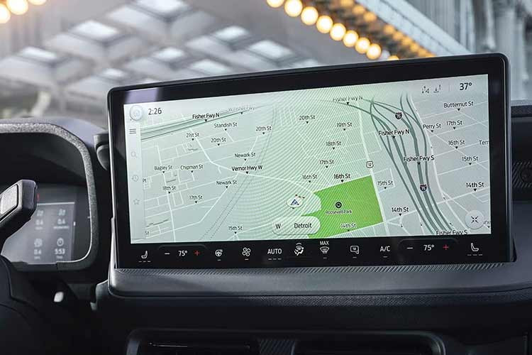 Mặc dù không phải là xe cỡ nhỏ, Honda Ridgeline cũng cần được nhắc đến vì nó có cấu trúc thân liền khối thay vì khung gầm rời. Là một chiếc bán tải cỡ trung với nhiều trang bị tiêu chuẩn ngay từ đầu, Ridgeline cũng có một năm 2025 khá tốt, bán được nhiều hơn 6,7% so với năm 2024. Tổng số xe bán ra lần lượt là 48.448 và 45.421 chiếc.