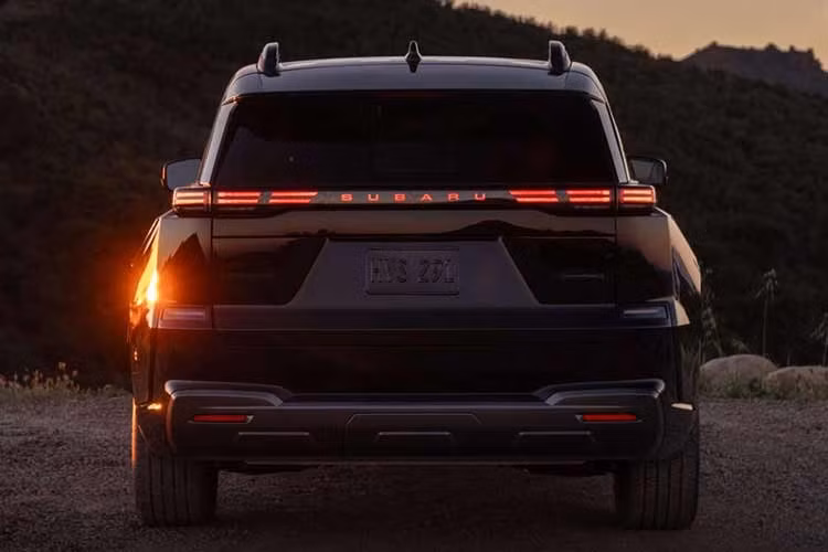 Nguồn năng lượng của xe đến từ bộ pin 95,8 kWh, cung cấp phạm vi hoạt động hơn 483 km cho mỗi lần sạc đầy. Trong tương lai vào năm 2027, hãng dự kiến bổ sung thêm phiên bản pin 77 kWh để tối ưu giá thành cho người dùng. Một điểm cộng lớn cho chủ sở hữu Getaway là việc sử dụng cổng sạc tiêu chuẩn NACS, cho phép truy cập trực tiếp vào mạng lưới Supercharger của Tesla.