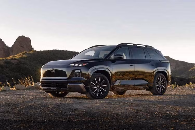 Subaru Getaway EV 2027 mới được xem là thành quả tiếp theo trong mối quan hệ hợp tác chiến lược giữa Subaru và Toyota, hướng đến nhóm khách hàng gia đình cần một không gian rộng rãi nhưng vẫn duy trì khả năng vận hành vượt trội.