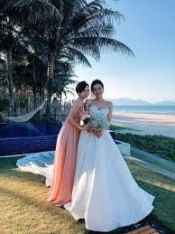 Điểm chung dễ nhận thấy ở Phanh Lee và Vũ Thu Hoài chính là thần thái rạng rỡ, vẻ đẹp tự nhiên không phô trương.