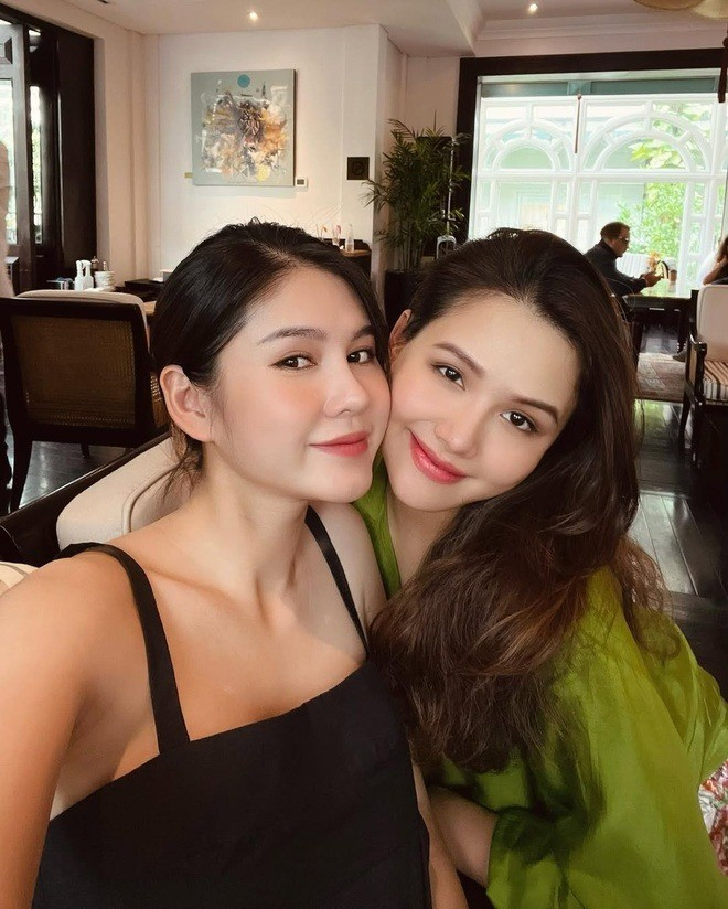 Phanh Lee và Thu Hoài được chú ý khi xuất hiện trong một số phim truyền hình phát trên sóng VTV như Yêu thì ghét thôi, Ghét thì yêu thôi...