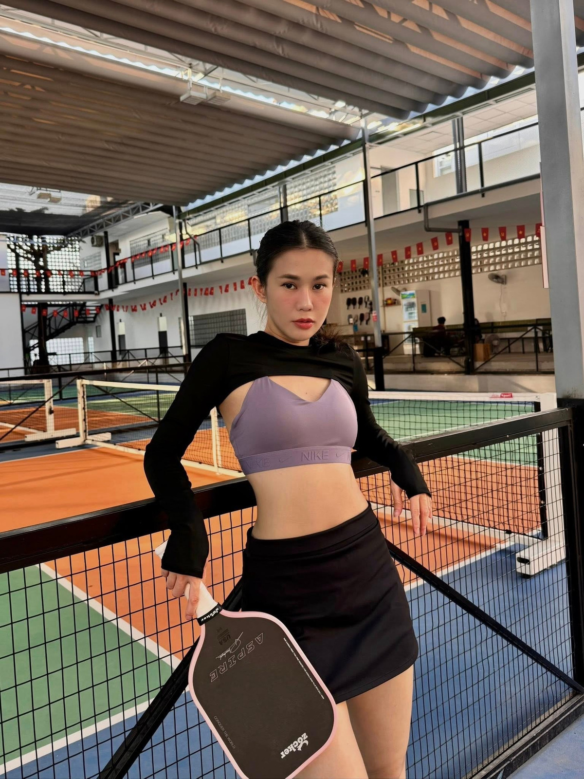 Sự chỉn chu, chuyên nghiệp cùng hình ảnh sạch giúp Ngọc Thảo duy trì vị thế ổn định trong làng giải trí Việt.