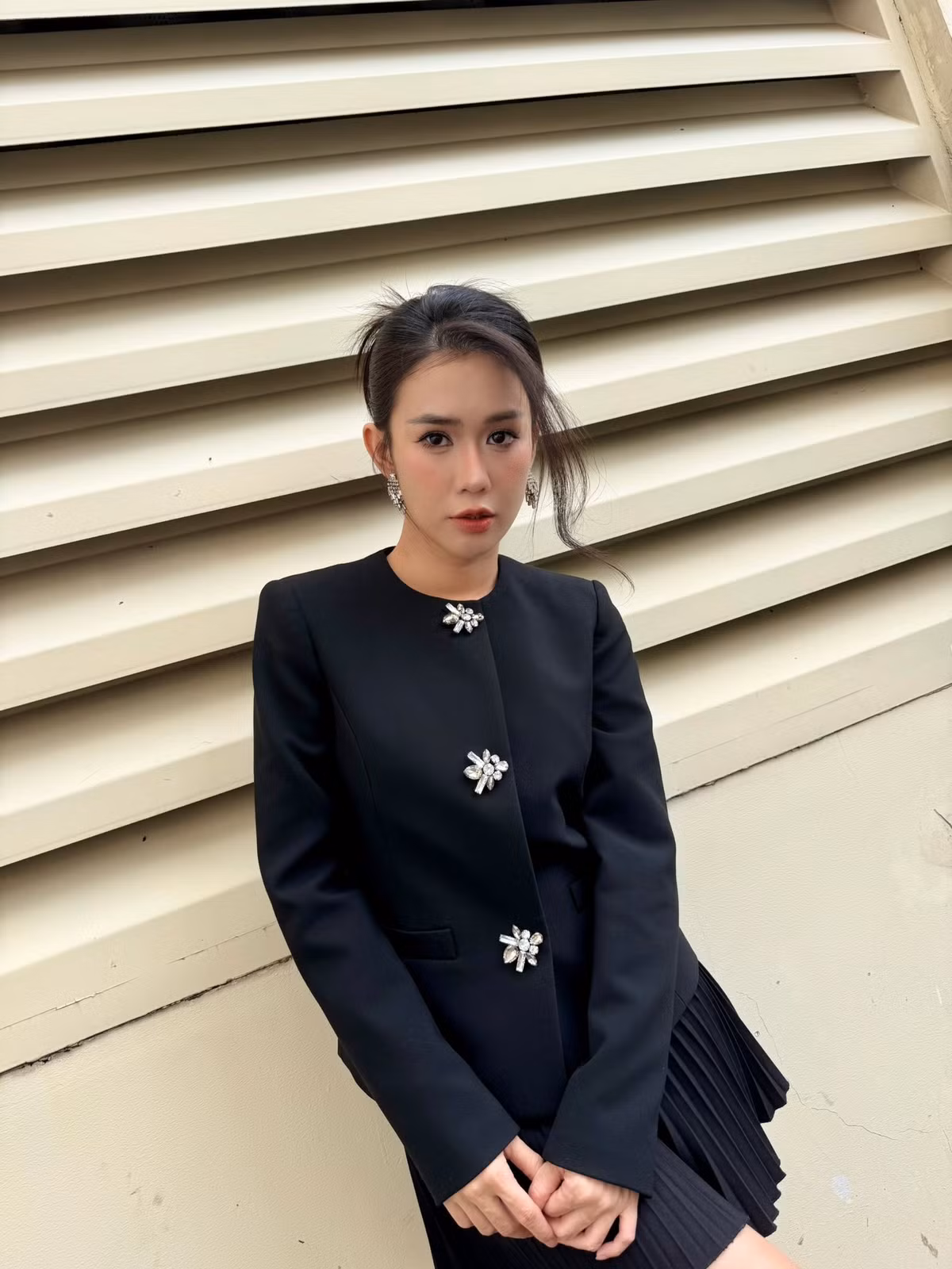 Sở hữu gương mặt thanh tú, nụ cười duyên và phong cách nhẹ nhàng, cô nhanh chóng trở thành gương mặt quen thuộc trên các tạp chí tuổi teen và sàn diễn thời trang giai đoạn cuối những năm 2000.