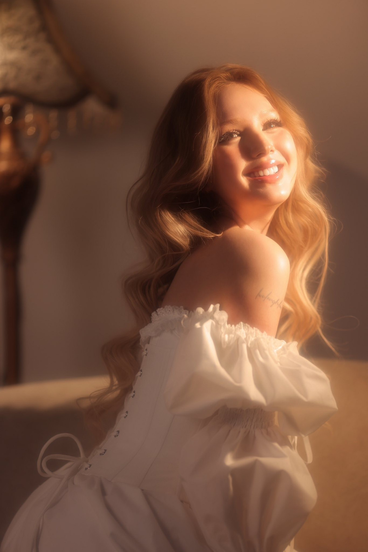 Mỗi lần xuất hiện trên Instagram hay TikTok, Xoài Non đều dễ dàng “đốn tim” người xem nhờ thần thái tự tin, visual chỉn chu cùng phong cách trang điểm ngày càng tinh tế.