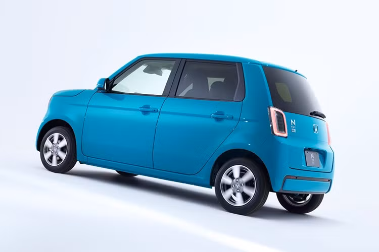 Theo công bố từ Honda, người mua N-ONE e: tại thị trường Nhật Bản sẽ được hưởng mức hỗ trợ tài chính từ chính phủ lên tới 574.000 Yên (tương đương khoảng 104 triệu đồng).