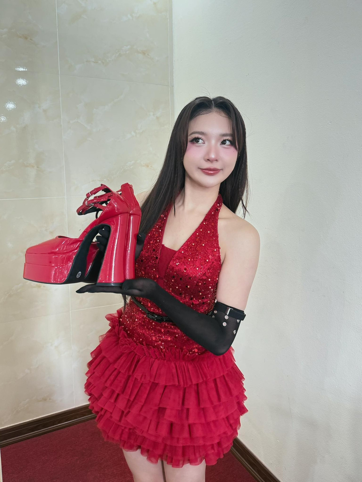 Trên sóng VTV, Phương Thảo từng tham gia dẫn dắt nhiều chương trình quen thuộc như Sinh Ra Từ Làng, VTV Kết Nối, Chuyện Đêm Muộn.