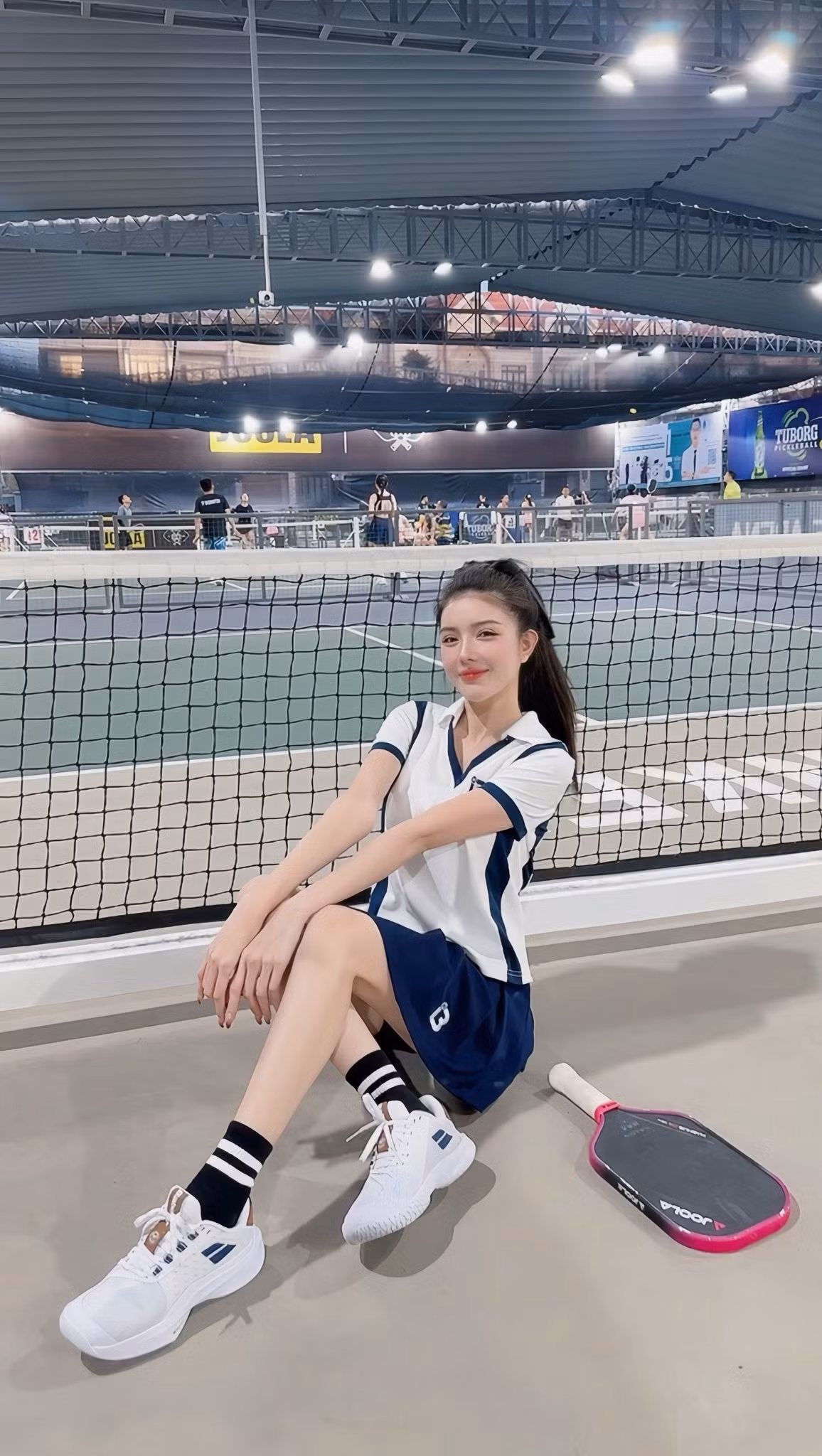 Việc Lilly Luta lựa chọn phong cách thanh lịch, kín đáo khi chơi pickleball đã nhận được nhiều lời khen ngợi từ cộng đồng mạng.