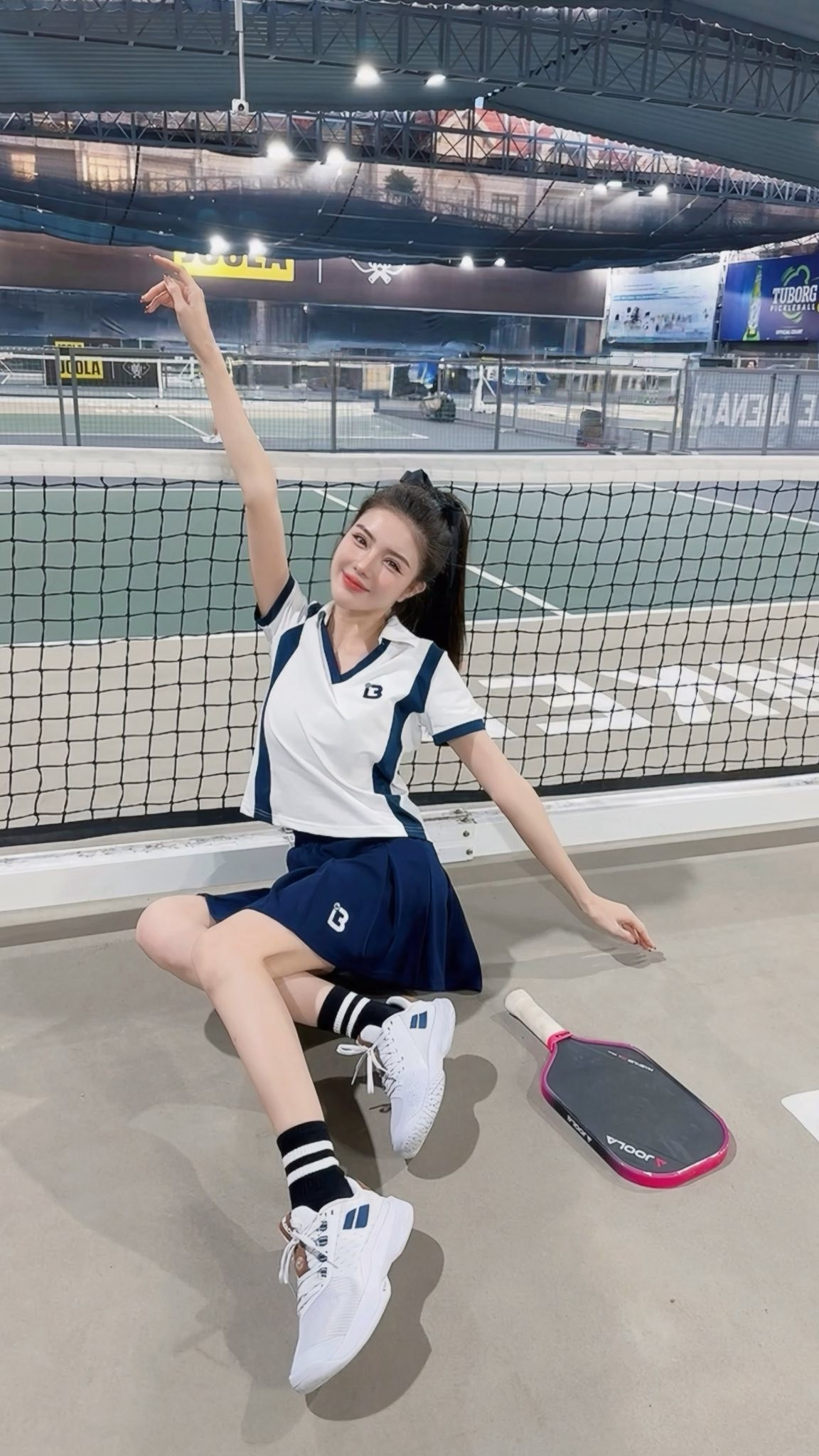 Điều này không chỉ phù hợp với tinh thần thể thao mà còn khẳng định sự đa dạng trong phong cách của Lilly Luta.