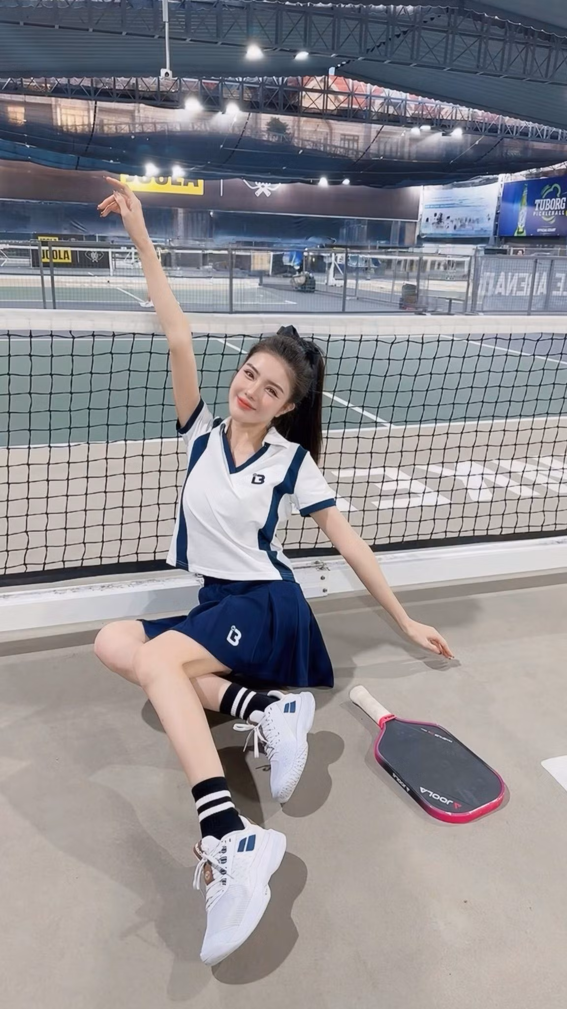 Điều này không chỉ phù hợp với tinh thần thể thao mà còn khẳng định sự đa dạng trong phong cách của Lilly Luta.