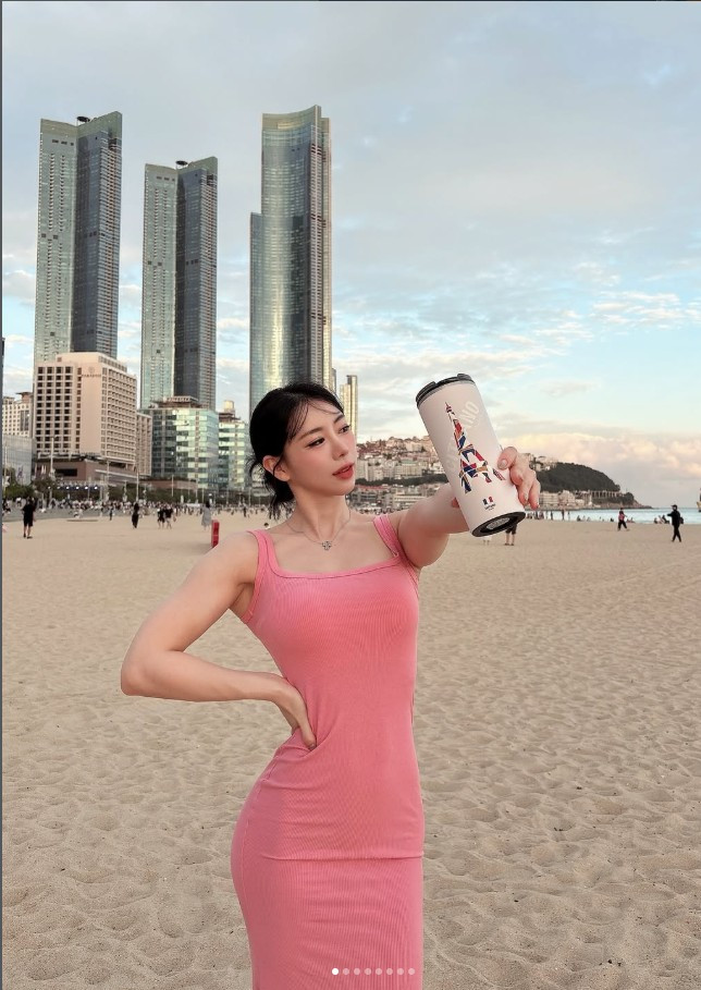 Mỗi bức ảnh nữ PT đăng tải đều là một minh chứng hùng hồn cho vẻ đẹp của sức mạnh được nữ tính hóa đến tận cùng.