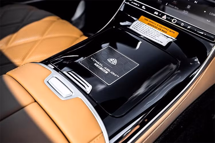 Nhiều người bày tỏ sự ngưỡng mộ trước tinh thần “dám nghĩ dám làm” của chủ nhân, trong khi không ít ý kiến tiếc nuối khi một mẫu xe giới hạn bị can thiệp sâu đến vậy.