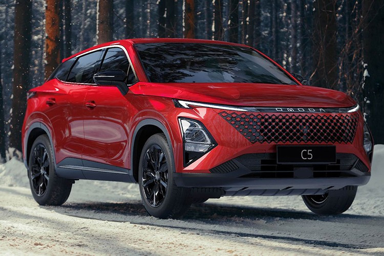 Dù không đạt được thành công lớn tại Trung Quốc, nhưng Omoda C5 lại nhận được sự đón nhận tích cực tại thị trường quốc tế và Đông Nam Á. Tại Việt Nam, mẫu xe này cũng được đón nhận khá nhiệt tình từ người dùng bởi mức giá "mềm" cùng nhiều chính sách hậu mãi hấp dẫn.