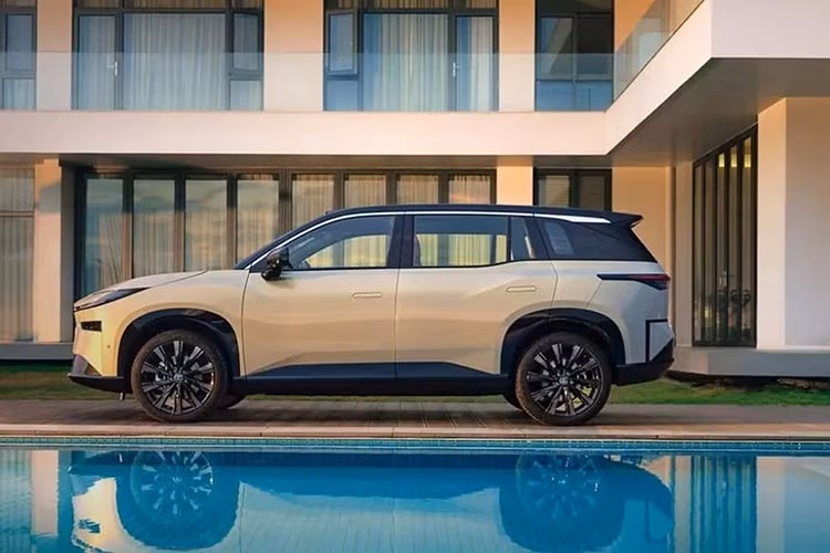 Trong bối cảnh phân khúc SUV điện phổ thông đang ngày càng sôi động với sự góp mặt của các tên tuổi như BYD, Wuling, VinFast, bZ3X có tiềm năng trở thành “ẩn số” đáng gờm nếu được triển khai chiến lược giá linh hoạt tại các thị trường mới nổi.