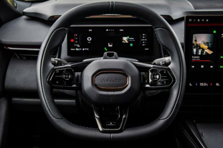 Lynk &amp; Co 08 được phát triển trên nền tảng CMA Evo, chia sẻ công nghệ với nhiều mẫu xe của Volvo và Geely, hứa hẹn mang lại khả năng vận hành ổn định và cảm giác lái đặc trưng.