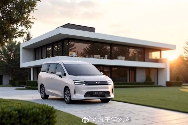 Wuling đã chính thức mở bán mẫu MPV 7 chỗ hoàn toàn mới mang tên Xingguang 730 (Starlight). Xe có giá bán từ 76.800 - 112.800 nhân dân tệ (khoảng 283 - 416 triệu VNĐ). Mức giá phải chăng này giúp mẫu xe này nhanh chóng thu hút sự chú ý của người tiêu dùng nội địa.