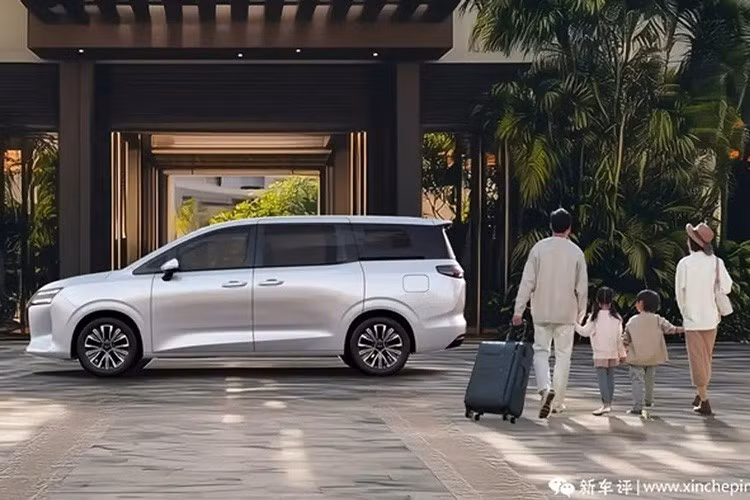 Dù không quá nổi bật về thẩm mỹ, mẫu xe vẫn thể hiện rõ triết lý “thực dụng – hiện đại – tiết kiệm chi phí” vốn là đặc trưng của thương hiệu Wuling. Dù nằm ở nhóm xe giá rẻ, Xingguang 730 lại sở hữu nội thất tương đối hiện đại.