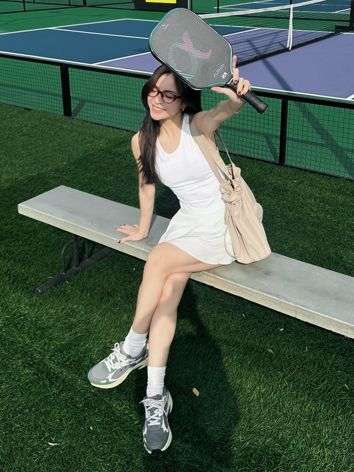Trên trang cá nhân của mình, Nhật Lê cũng chủ yếu đăng tải hình ảnh chơi pickleball. Ngoài ra, thỉnh thoảng cô mới cập nhật về cuộc sống đời thường, công việc của mình.