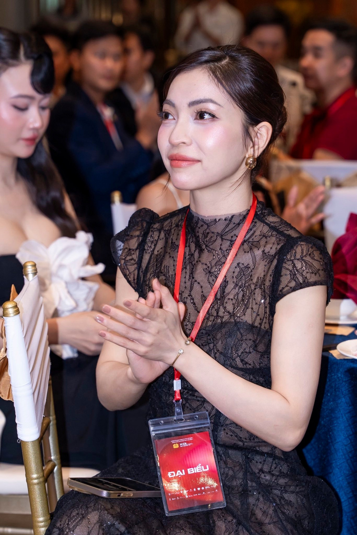 Trước đó, hot girl Đà Nẵng vốn đã chăm chỉ hoạt động thể thao như tập gym, yoga,... Xong ở hiện tại, cộng đồng mạng nhiều lần thấy hình ảnh của Nhật Lê trên sân pickleball, tham gia nhiều giải đấu giao lưu.