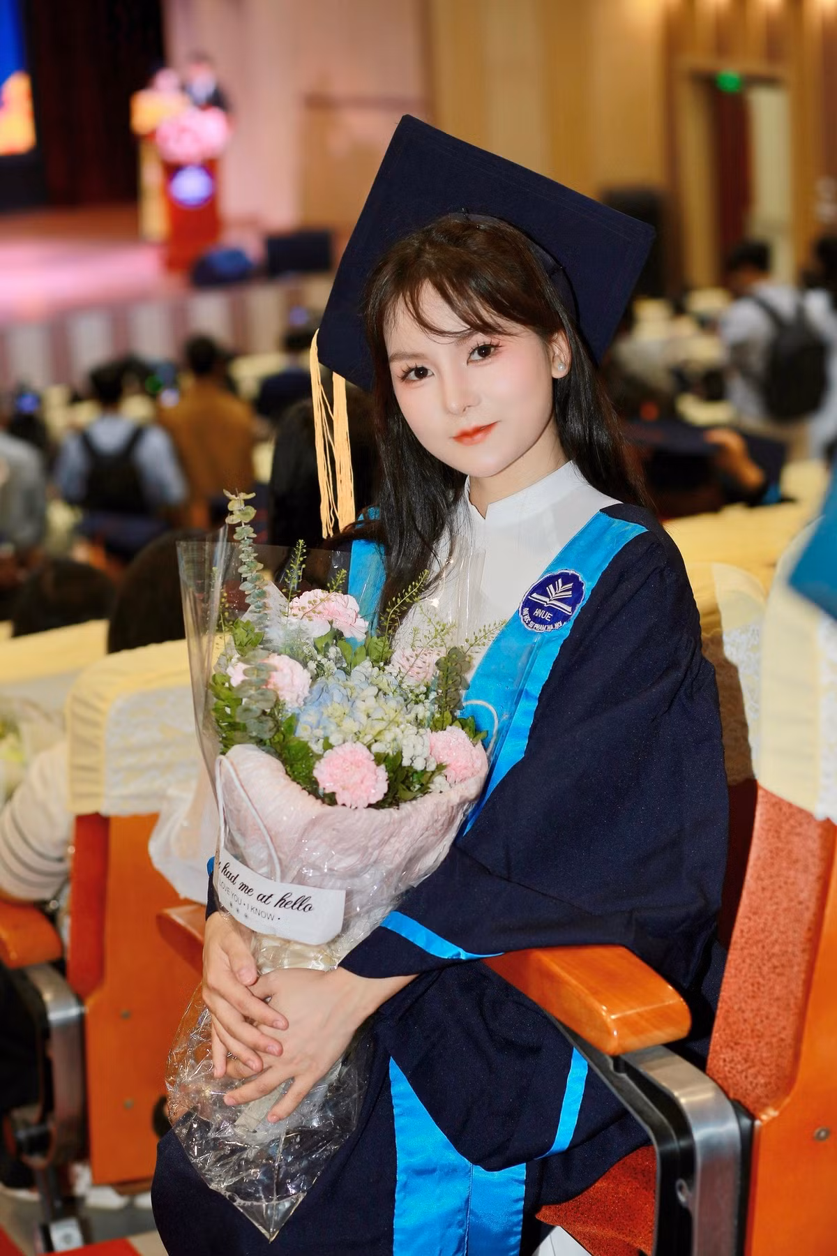 Chưa hết, Ngọc Ánh và gia đình còn hoạt động trong lĩnh vực xây dựng, nội thất, cắm hoa.